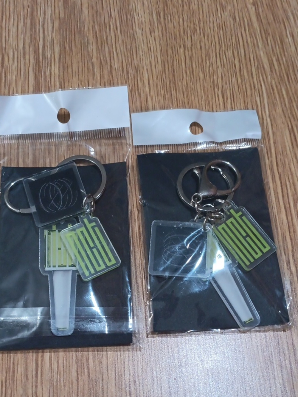 K-Pop Lightstick Keychain Accessory - Green